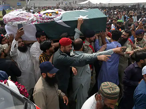 आतंकियों का उठा जनाजा,  देखिए तस्वीरें 