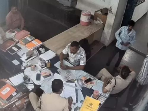 RAIPUR BREAKING: ” मुझे मरना है” कहकर युवक ने पुलिस थाने में काटा अपना गला,