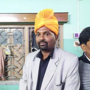 मां बमलेश्वरी मंदिर ट्रस्ट के कर्मचारी ने ट्रेन के सामने कूदकर दी जान