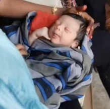 कचरे में मिला नवजात शिशु