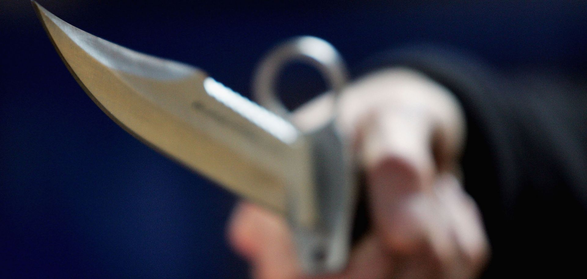 Raipur Crime: रायपुर में युवक पर चाकू से हमला, आरोपी फरार, तलाश जारी 