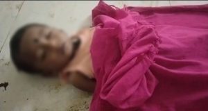 बच्चे के गले में फंसा चना