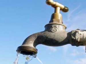 Raipur Water Supply: रायपुर शहर के 42 इलाकों में 11 जून की शाम पानी की सप्लाई बंद रहेगी। छत्तीसगढ़ स्टेट पावर डिस्ट्रीब्यूशन कंपनी द्वारा रावणभाटा उपकेंद्र में 33 केवी लाइन पर मेंटेनेंस और केबल कनेक्टिविटी का कार्य किया जाएगा। इसके कारण शहर के 80 एमएलडी, न्यू 80 एमएलडी और 150 एमएलडी जल शोधन संयंत्र कुछ समय के लिए बंद रहेंगे। (रायपुर पानी सप्लाई बंद)