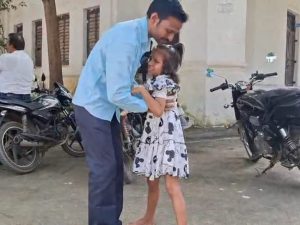 दूसरी कक्षा की छात्रा को टीचर ने कराई 100 उठक-बैठक