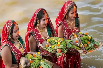 Raipur Chhath Puja 2025: रायपुर में आज डूबते सूर्य को अर्घ्य देंगी व्रती महिलाएं, बनारस से आए पंडित करेंगे महाआरती