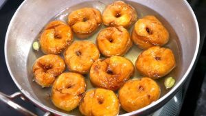 चाशनी में डूबी बालूशाही