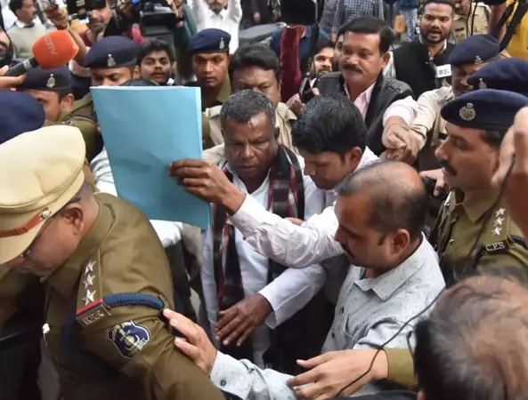 CG News: हार्ट-बीपी का मरीज हूं, इलाज नहीं कराया जा रहा, प्रताड़ित हूं, 11 महीने बाद जेल से बाहर आया हूं- कवासी लखमा