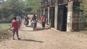 मटकी में मिला मासूम का शव