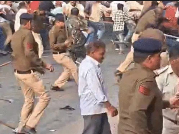 Durg Police Lathicharge Video