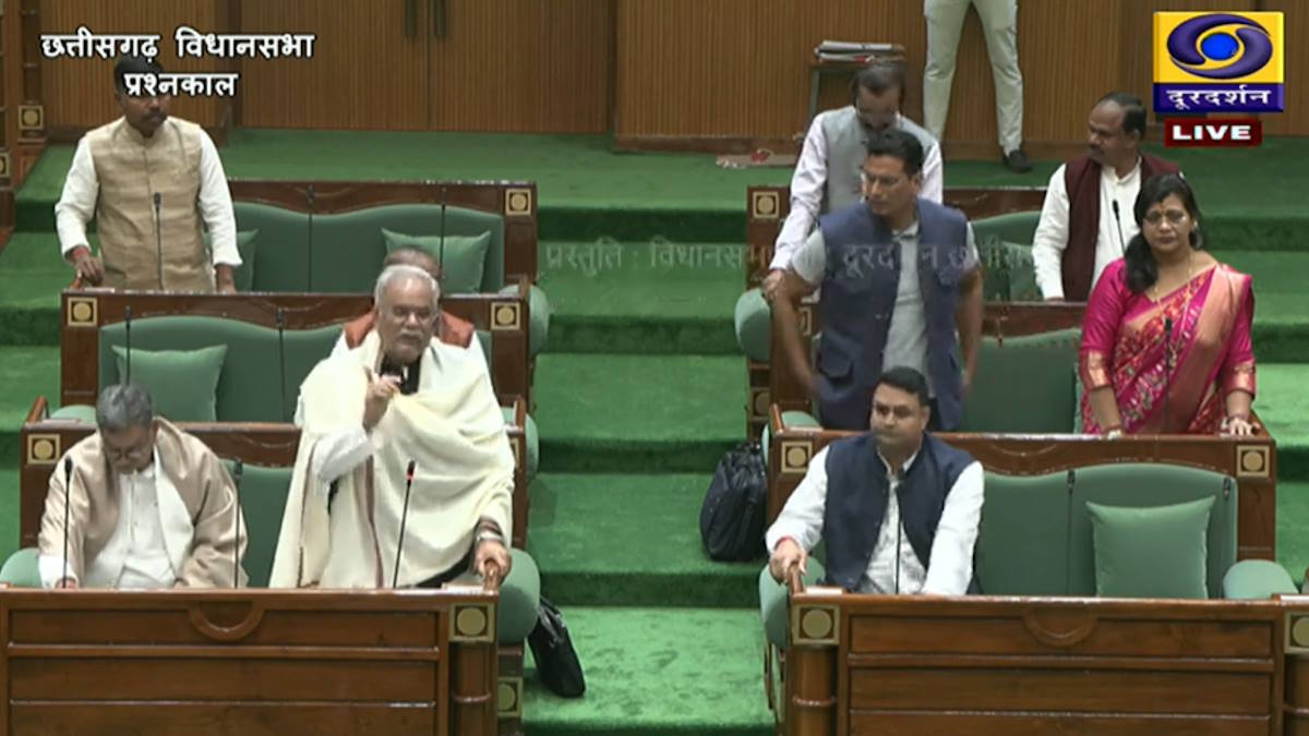 CG Vidhansabha Winter Session: धान खरीदी पर सदन में घमासान, सरकार निजी हाथों में सौंपना चाहती है सिस्टम - भूपेश बघेल