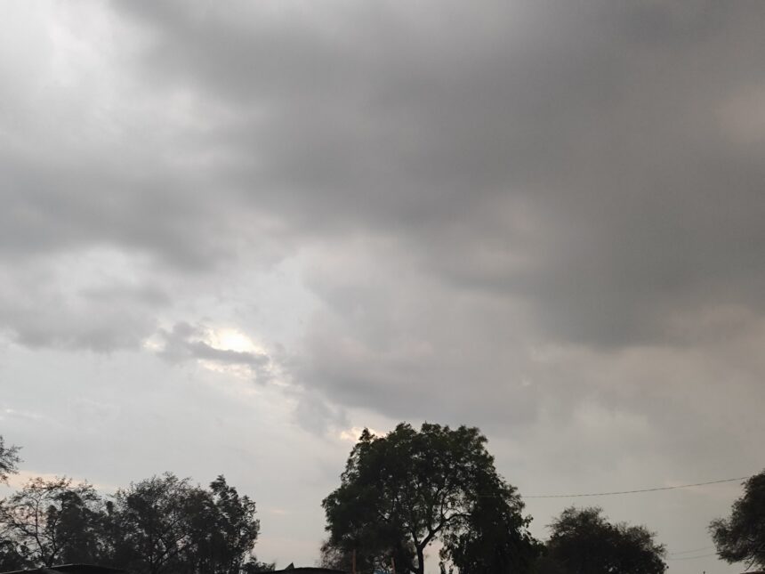 CG Weather Update: छत्तीसगढ़ में बारिश-ओलावृष्टि का दौर जारी, आकाशीय बिजली गिरने की संभावना; अगले 24 घंटे के लिए ऑरेंज अलर्ट जारी