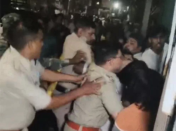 Bhilai Video: भिलाई में दो पक्षों में हिंसक झड़प, लाठी-पत्थर से मारा, CSP समेत 5 घायल, VIDEO वायरल