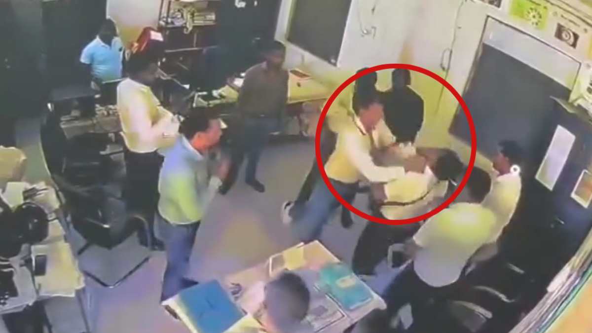 पत्रकार को पीटा