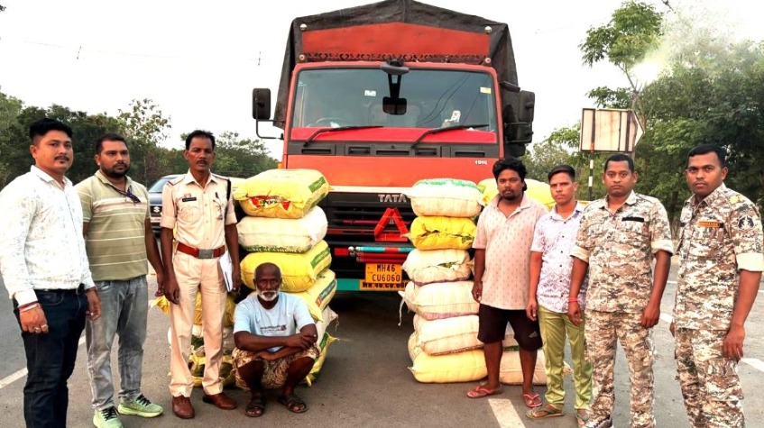 Mahasamund Ganja Smuggling: 3 करोड़ का गांजा जब्त, मशीनरी सामान के बीच छिपाकर हो रही थी तस्करी