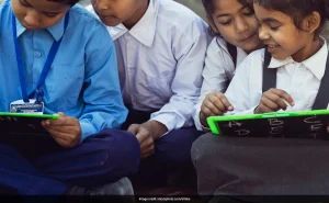 CG School Uniform: सरकारी स्कूलों के छात्रों के लिए खुशखबरी, एक साथ मिलेंगे 2 यूनिफॉर्म