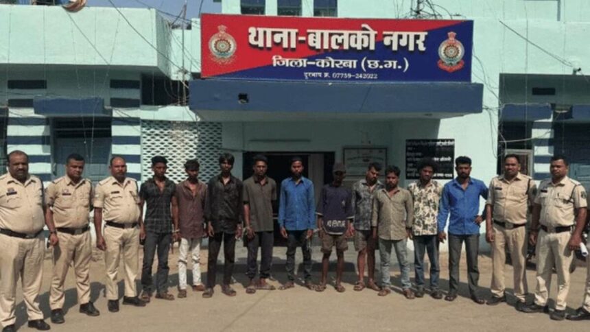 Korba Rape: गर्लफ्रेंड से SEX कर वीडियो बनाकर दोस्तों को दिखाया, फुटेज देख दोस्तों ने भी सेक्स करने बनाया दबाव