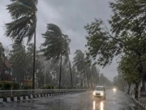 CG Weather Update: छत्तीसगढ़ में आंधी-बारिश से बदला मौसम, कई जिलों में बरसे बादल; तापमान में 6 डिग्री तक गिरावट
