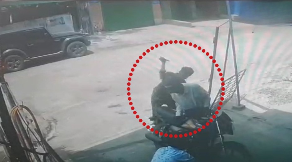 Bilaspur Chakubaji: शादी से इंकार करने पर पिता को मारा चाकू, किए 6 वार; देखें CCTV फुटेज