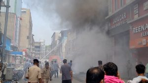Raipur Breaking: रायपुर में स्पेयर पार्ट्स की दुकान में भीषण आग ! लाखों का सामान जलकर खाक