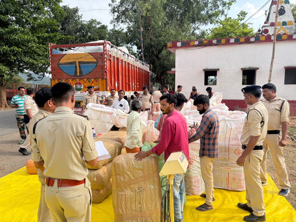 CG Ganja Smuggling: 10 करोड़ का गांजा समेत 2 तस्कर गिरफ्तार, ऐसे कर रहे थे तस्करी