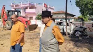 Koriya Murder: भाजपा नेता को फॉर्च्यूनर में जिंदा जलाया, भाई समेत 3 घायल Fire 01 1 1024x576 1 300x169