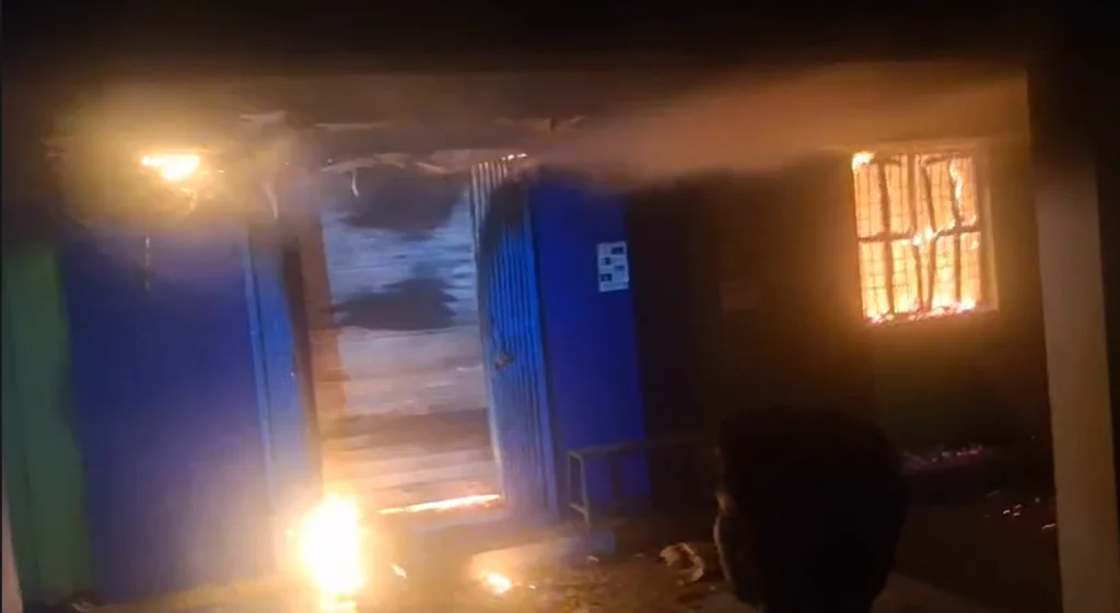 CG Bank Fire: बैंक में लगी भीषण आग, कई दस्तावेज और कंप्यूटर जलकर खाक