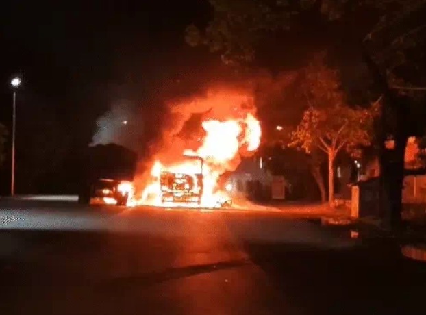 Raigarh Accident: 2 ट्रेलरों की जोरदार भिड़ंत, जिंदा जला ड्राइवर, रूह कंपा देने वाली VIDEO