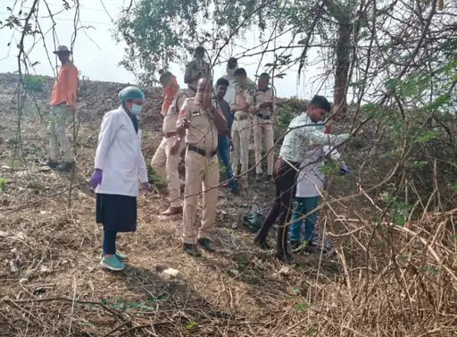 Raipur Murder: रायपुर के खार में अज्ञात युवक की लाश, हत्या की आशंका