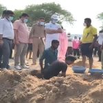 CG News: जहरीली शराब से 8 ग्रामीणों की मौत! कब्र से निकाला गया शव