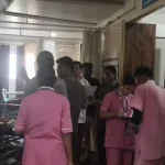 Raigarh Furnace Blast: छत्तीसगढ़ के रायगढ़ जिले के पूंजीपथरा क्षेत्र स्थित रायगढ़ इस्पात प्लांट में बुधवार को फर्नेस में रिसाव होने के बाद अचानक ब्लास्ट हो गया। हादसे की चपेट में आकर 4 श्रमिक घायल हो गए। सभी घायलों को तत्काल अस्पताल में भर्ती कराया गया, जहां उनका उपचार जारी है।