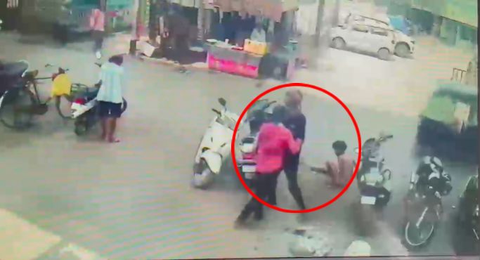 CG Murder: सो रहे युवक पर बत्ते से 35 वार, दोस्त की हत्या का लाइव वीडियो..