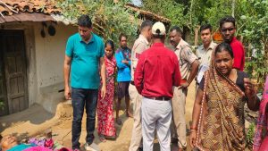 CG Murder: बेटे ने लाठी से पीट-पीटकर मां का किया मर्डर, पिता पर भी जानलेवा हमला