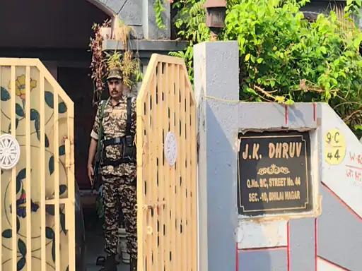 CGPSC Scam: CGPSC भर्ती घोटाले में परीक्षा नियंत्रक आरती वासनिक के घर CBI की रेड, पूर्व IAS के ठिकानों पर भी छापा