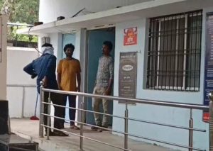 CG Mobile Battery Blast: मोबाइल बैटरी ब्लास्ट से मासूम की मौत, चेहरा-सीना-पेट और हाथ बुरी तरह झुलसा CG Mobile Battery Blast: मोबाइल बैटरी ब्लास्ट से मासूम की मौत, चेहरा-सीना-पेट और हाथ बुरी तरह झुलसा