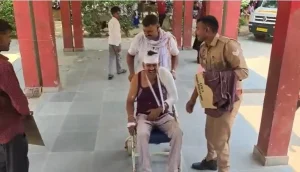 CG Police Attack: आरोपी को पकड़ने गई पुलिस टीम पर हमला; चोर समझकर ग्रामीणों ने पीटा, आरक्षक गंभीर