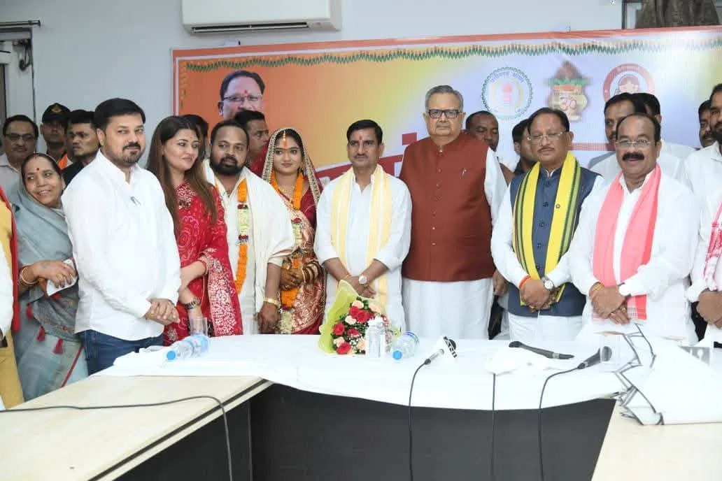 CG News: सामूहिक विवाह समारोह में अव्यवस्था पर भड़के डॉ. रमन सिंह, जानें क्या कहा..
