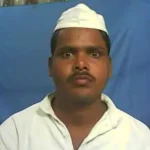 Bilaspur Jail Murder: छत्तीसगढ़ के बिलासपुर सेंट्रल जेल में मंगलवार सुबह एक सनसनीखेज वारदात सामने आई। जेल में बंद एक कैदी की सीमेंट स्लैब से सिर पर ताबड़तोड़ वार कर हत्या कर दी गई। गंभीर रूप से घायल कैदी को अस्पताल पहुंचाया गया, जहां उपचार के दौरान उसकी मौत हो गई। घटना के बाद जेल प्रशासन और पुलिस ने मामले की जांच शुरू कर दी है।