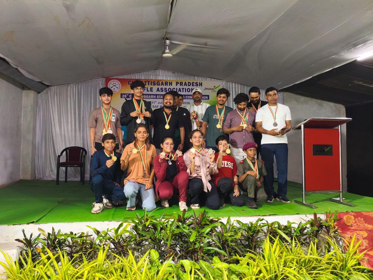 CG Sports News: 12 जुलाई से 21 जुलाई 2026 तक छत्तीसगढ़ राइफल एसोसिएशन द्वारा 25वीं राज्य स्तरीय शूटिंग प्रतियोगिता का आयोजन किया गया। प्रतियोगिता में प्रदेश के विभिन्न जिलों से बड़ी संख्या में युवा और बाल खिलाड़ियों ने हिस्सा लिया।