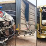 Raipur Accident: रायपुर-आरंग राष्ट्रीय राजमार्ग-53 पर मंदिर हसौद थाना के सामने शुक्रवार को तीन वाहनों के बीच भीषण सड़क हादसा हो गया। तेज रफ्तार कंटेनर, पुलिस की डायल-112 वाहन और किरण ट्रेवल्स की यात्री बस आपस में टकरा गईं। दुर्घटना में तीनों वाहन क्षतिग्रस्त हो गए। हालांकि समय रहते सभी यात्रियों और पुलिसकर्मियों को सुरक्षित बाहर निकाल लिया गया, जिससे बड़ा हादसा टल गया।