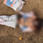 Raipur Breaking: रायपुर में बोरी में बंद मिला युवक का शव, पत्थर से कुचलकर हत्या !