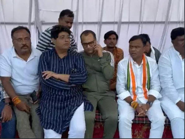 Raipur Congress Protest: रायपुर में कांग्रेस का अनिश्चितकालीन धरना जारी