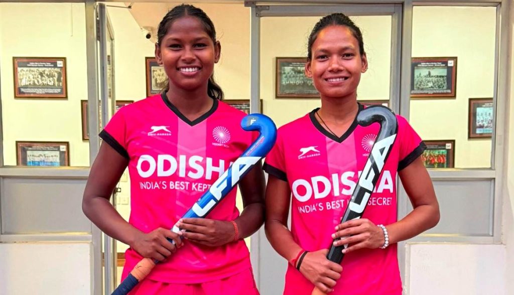 CG Sports: छत्तीसगढ़ के खेल जगत के लिए गर्व की खबर सामने आई है। प्रदेश की होनहार हॉकी खिलाड़ी गीता यादव और मधु सिदार का चयन भारतीय जूनियर महिला हॉकी टीम में हुआ है। दोनों खिलाड़ी अब चीन के मोकी में 30 अगस्त से 13 सितंबर तक आयोजित जूनियर महिला एशिया कप हॉकी प्रतियोगिता में भारत का प्रतिनिधित्व करेंगी।