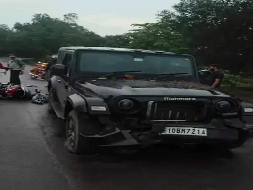 Janjgir Champa Accident: जांजगीर-चांपा जिले के बलौदा थाना क्षेत्र में तेज रफ्तार थार की टक्कर से स्कूटी सवार भाई-बहन की दर्दनाक मौत हो गई। दोनों मामा के घर जन्मदिन समारोह में शामिल होने जा रहे थे। हादसा मंगलवार शाम ग्राम जावलपुर के पास हुआ।