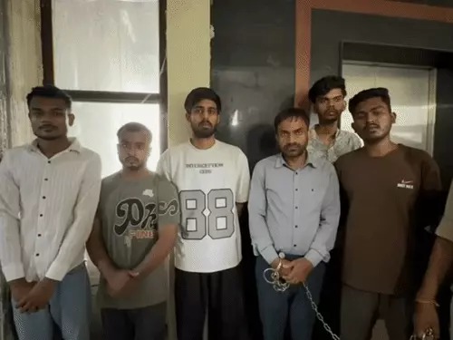 IGKV Paper Leak: रायपुर के इंदिरा गांधी कृषि विश्वविद्यालय (IGKV) के बीएससी कृषि फर्स्ट ईयर के प्लांट पैथोलॉजी और सेकंड ईयर के कीटशास्त्र विषय के पेपर लीक मामले में पुलिस ने प्रोफेसर समेत 6 आरोपियों को गिरफ्तार किया है। मामले में दो आरोपी अभी फरार हैं। यह पूरा मामला तेलीबांधा थाना क्षेत्र का है।