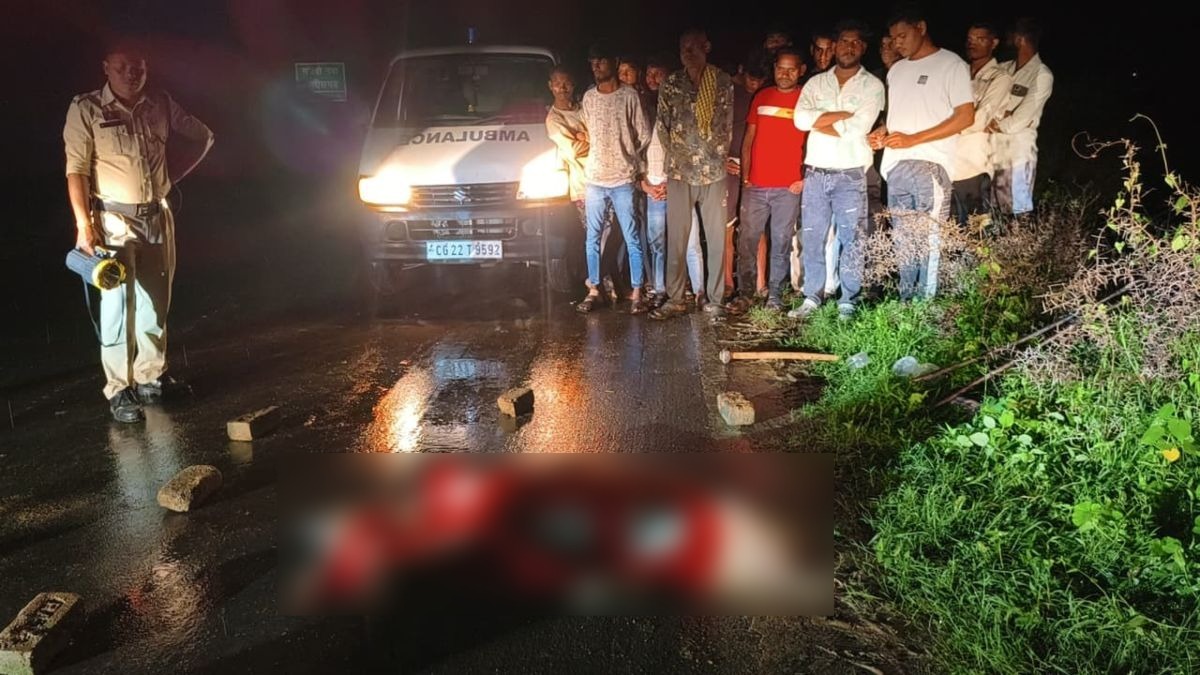 CG Murder: बलौदाबाजार जिले के भाटापारा क्षेत्र में 65 वर्षीय बुजुर्ग की धारदार हथियार से हत्या का मामला सामने आया है। ग्राम खैंदा और मुड़ियाडीह के बीच सड़क पर हुई इस वारदात से इलाके में सनसनी फैल गई। घटना कोतवाली थाना क्षेत्र की है।