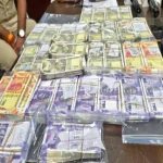 CG Fake Currency: कवर्धा में 3.75 लाख रुपए की पुरानी उधारी चुकाने के लिए जाली नोट छापने वाले गिरोह का पुलिस ने भंडाफोड़ किया है। पुलिस ने कार्रवाई करते हुए तीन आरोपियों को गिरफ्तार किया है। आरोपियों के कब्जे से 12.50 लाख रुपए के नकली नोट, एक टाटा पंच ईवी कार, कलर प्रिंटर और मोबाइल फोन जब्त किए गए हैं।