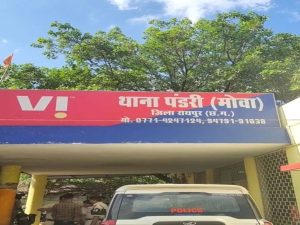 Raipur Fraud: राजधानी में साइबर ठग अब लोन कंपनी के एजेंट बनकर लोगों को निशाना बना रहे हैं। फोन और वॉट्सऐप के जरिए खुद को कंपनी का कर्मचारी बताकर बैंक खाते की जानकारी और लोन से जुड़े भुगतान के नाम पर लोगों से ठगी की जा रही है। मोवा क्षेत्र में सामने आए एक मामले में तीन लोगों से कुल 86 हजार 800 रुपए की ठगी की गई है।