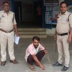Raigarh Rape: छत्तीसगढ़ के रायगढ़ जिले के पुसौर थाना क्षेत्र में शादी का झांसा देकर युवती से दुष्कर्म करने का मामला सामने आया है। आरोप है कि युवक ने इंस्टाग्राम पर दोस्ती कर प्रेम संबंध बनाए, शादी का वादा किया और कई बार सेक्स करने के बाद शादी से इनकार कर दिया। इतना ही नहीं, शादी की तैयारी के नाम पर युवती से 45 हजार रुपए भी ले लिए। शिकायत के बाद पुलिस ने आरोपी को गिरफ्तार कर जेल भेज दिया है।