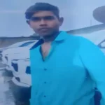 CG Murder: छत्तीसगढ़ के रायगढ़ जिले में एक युवक की हत्या का मामला सामने आया है। मंगलवार सुबह पुराने बस डिपो के पास झाड़ियों में युवक का शव मिला। युवक का सिर कुचला हुआ था, जिससे भारी वस्तु से हमला कर हत्या किए जाने की आशंका जताई जा रही है। सूचना मिलने के बाद पुलिस और फॉरेंसिक टीम मौके पर पहुंची और जांच शुरू कर दी है।