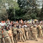 CG Congress Protest: मुख्य चुनाव आयुक्त ज्ञानेश कुमार के इस्तीफे की मांग को लेकर छत्तीसगढ़ में कांग्रेस ने सोमवार को प्रदेशभर में प्रदर्शन किया। कांग्रेस कार्यकर्ताओं ने कई जिलों में कलेक्ट्रेट कार्यालयों का घेराव किया। रायपुर में प्रदर्शन के दौरान कांग्रेस कार्यकर्ताओं और पुलिस के बीच झूमाझटकी की स्थिति बन गई।